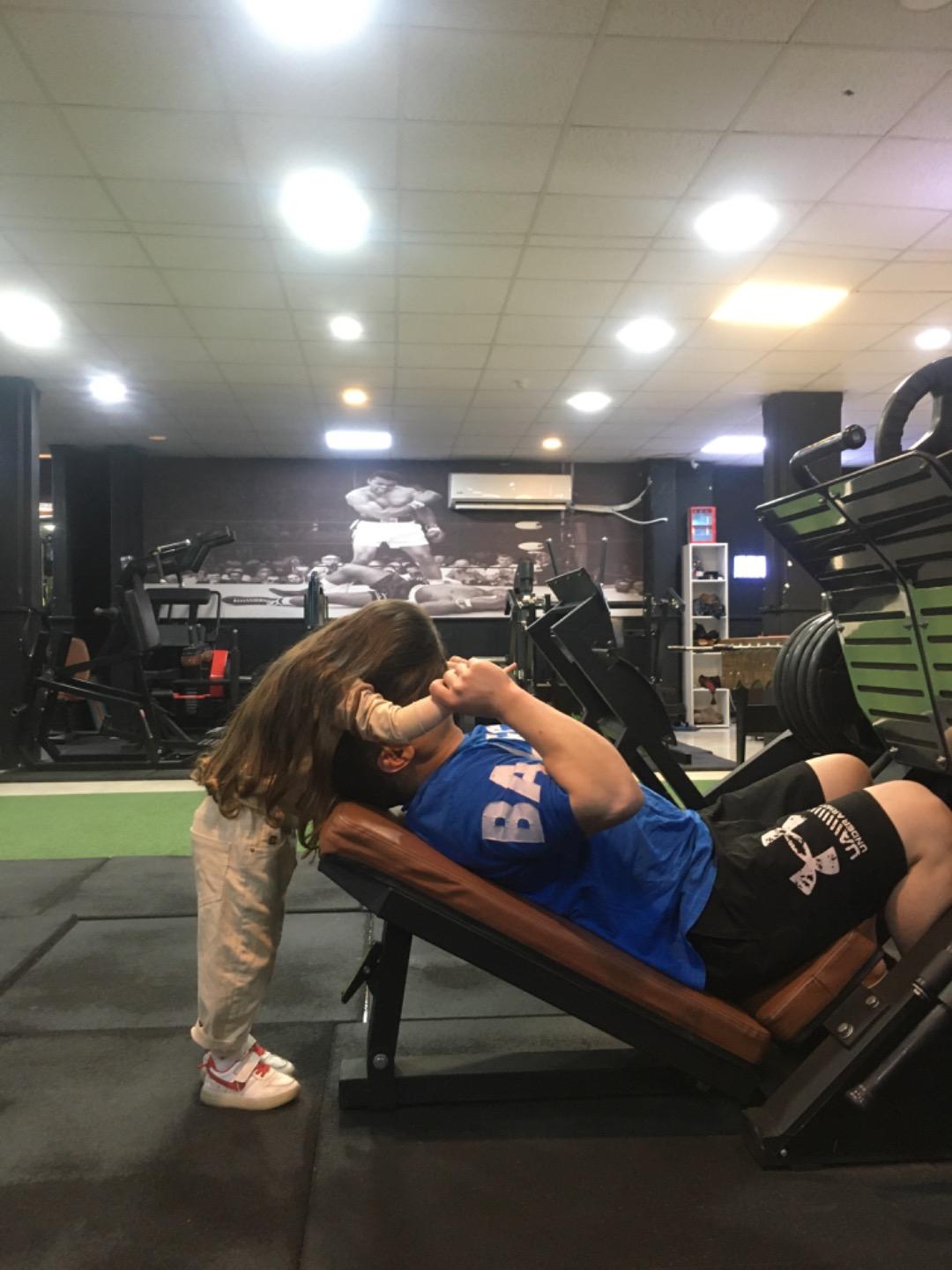 عکس اکادمی بدنسازی ماسیس