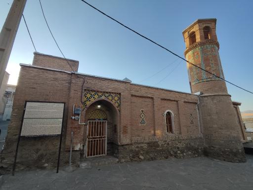 عکس مسجد تاریخی دو مناره