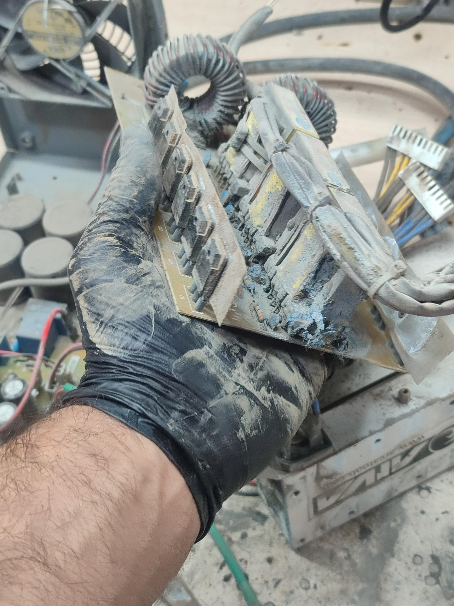 عکس تعمیرات ابزار مرکزی 