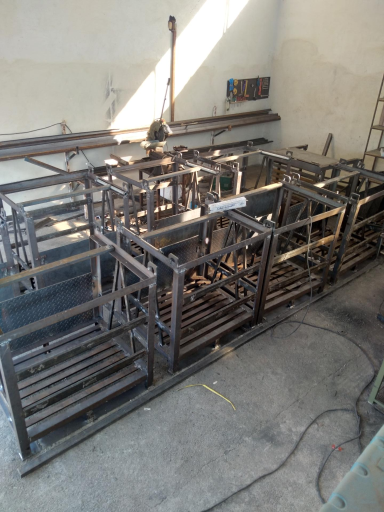 عکس آهنگری و جوش آرگون دقت