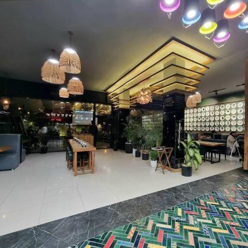 عکس رستوران وی لانژ