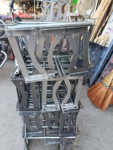 عکس رنگ و ابزار هنرمند