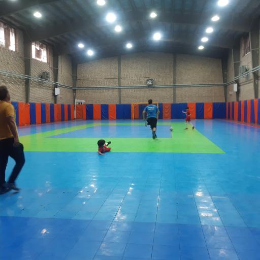 عکس سالن باشگاه سرخ پوشان