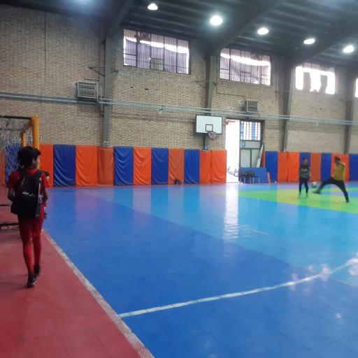 عکس سالن باشگاه سرخ پوشان