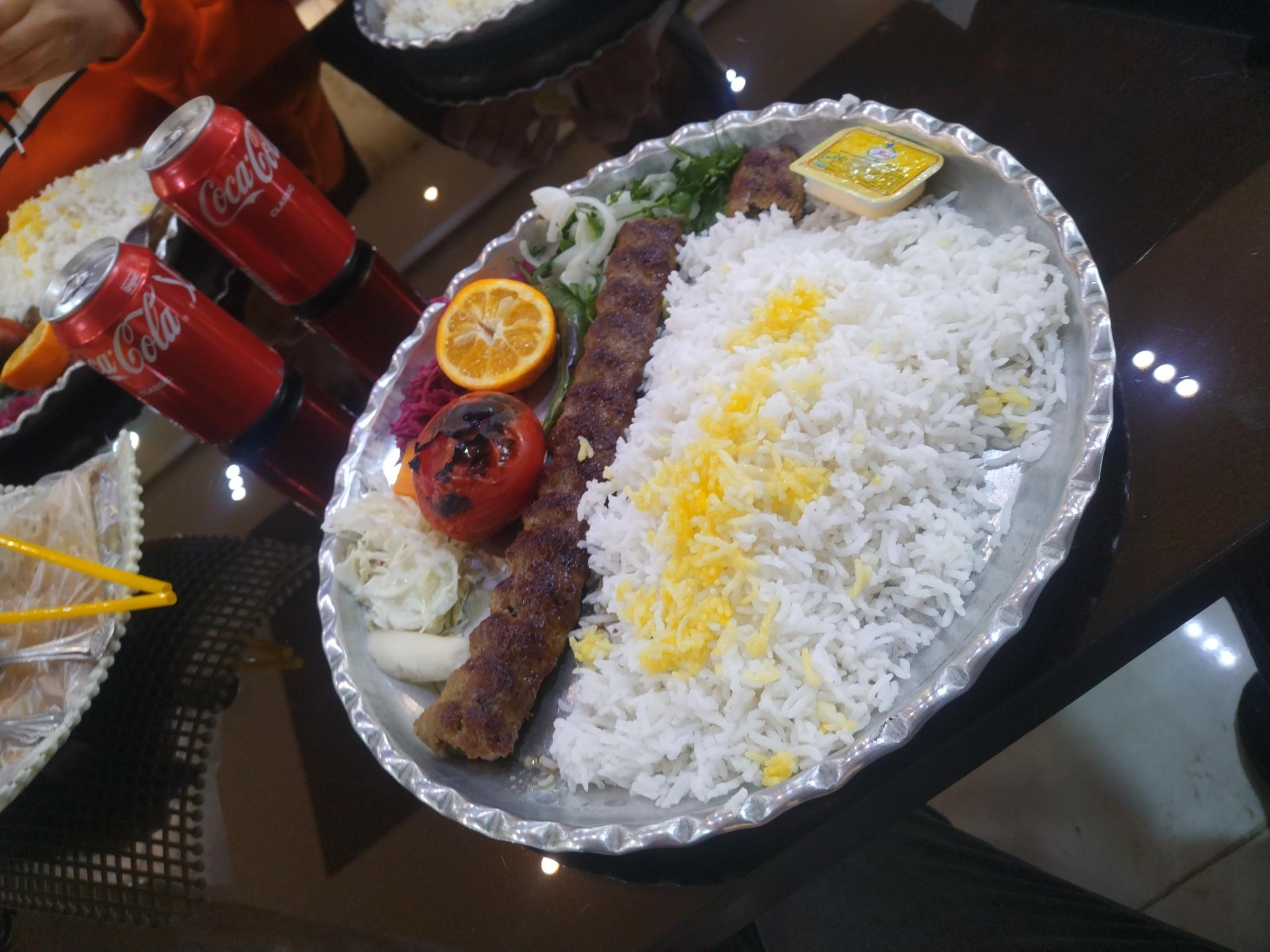 عکس رستوران صادقی