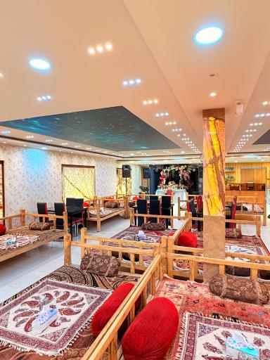 عکس رستوران صادقی