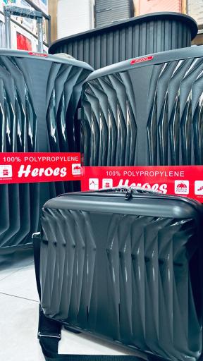 عکس چمدان و حوله سرای شیخانی