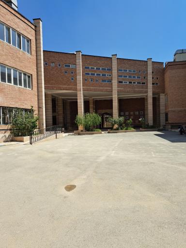 عکس هنرستان فنی و حرفه ای محمد گل نراقی ۲