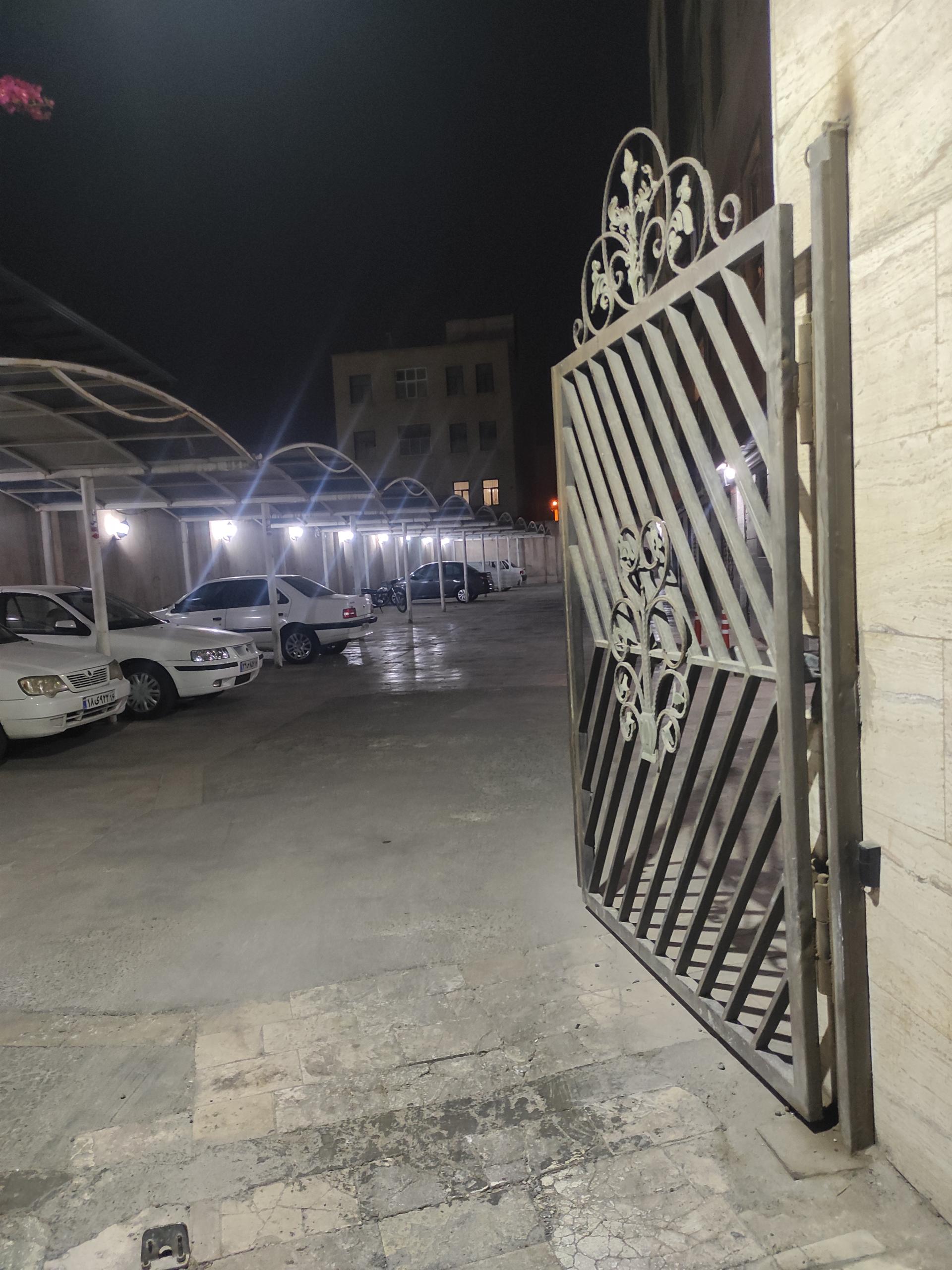 عکس مجتمع مسکونی لاله