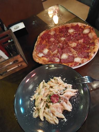 عکس کافه بیسترو پاپ