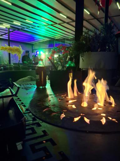 عکس کافه رستوران گتسبی