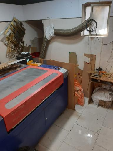 عکس کارگاه تابلو سازی یاسین 