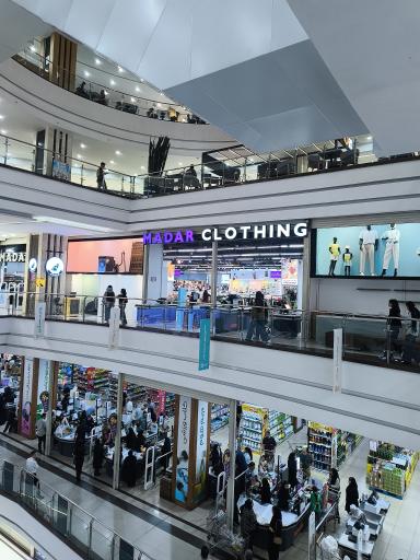 عکس مرکز خرید مادر