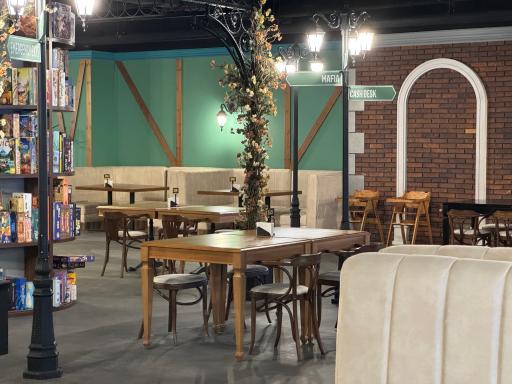 عکس برد گیم کافه جوی بار