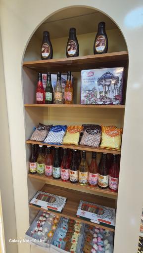 عکس کافه شیرینی زیگورو