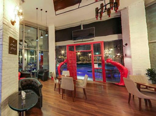 عکس قهوه سرای لاواتزا