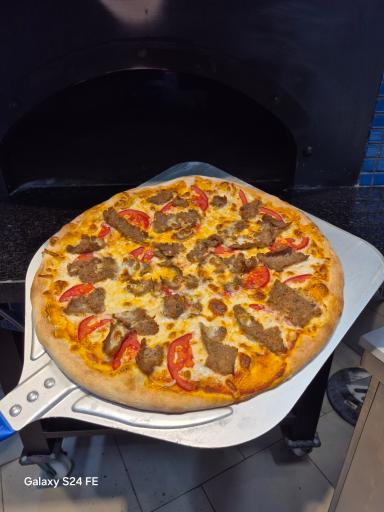 عکس پیتزا دلوار 