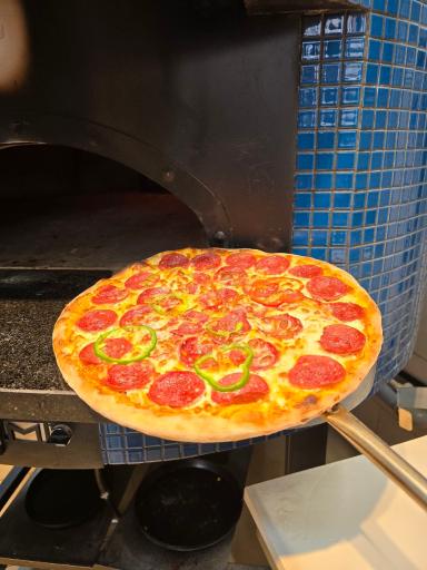 عکس پیتزا دلوار 