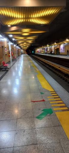 عکس ورودی ایستگاه مترو حرم مطهر