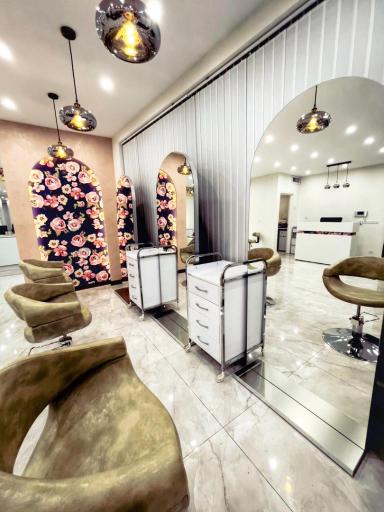 عکس سالن زیبایی رُزیش