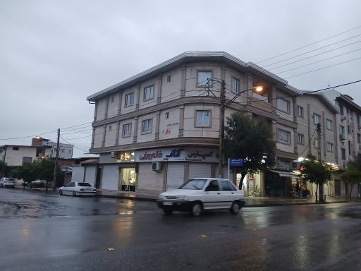 عکس مجتمع تجاری و مسکونی توکل ۱۲