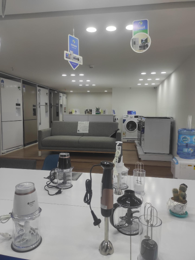 عکس فروشگاه اسنوا ریتیل شعبه کمال الملک