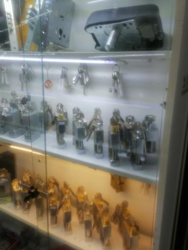 عکس کلیدسازی نیکوکار وحید