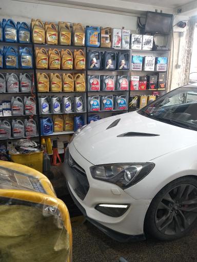 عکس مجموعه تعمیرگاهی روغنی پارس تکنیک