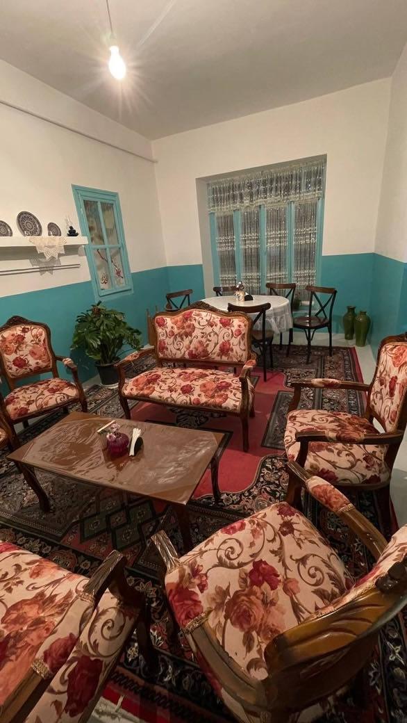 عکس کافه رستوران خانه افشار تکاب