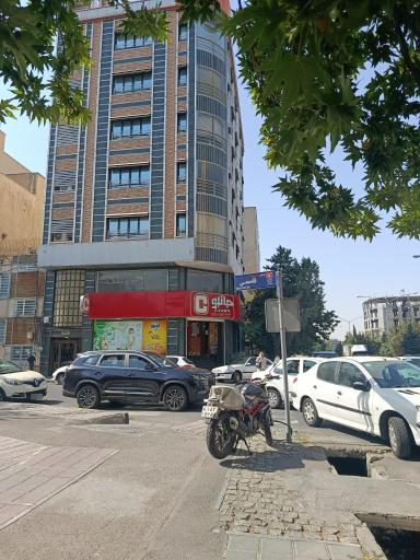 عکس فروشگاه‌ زنجیره‌ای جانبو