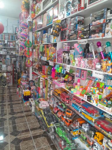 عکس خرازی‌ و اسباب‌بازی