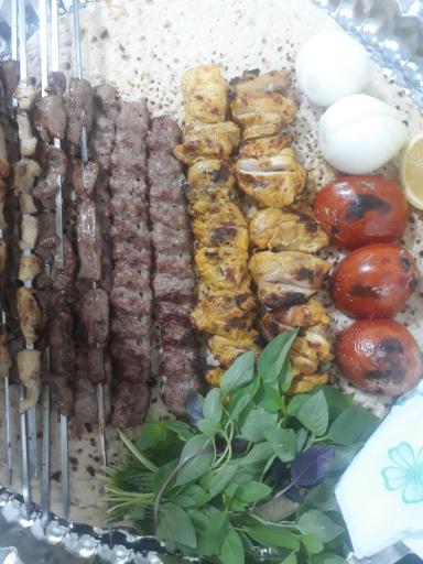 عکس کبابی خاتون