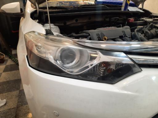 عکس تعمیرگاه خودروهای خارجی و ایرانی صداقتی