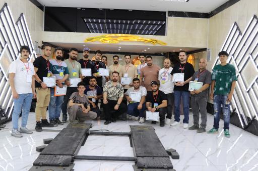 عکس کارشناسی و تشخیص رنگ یزدانی