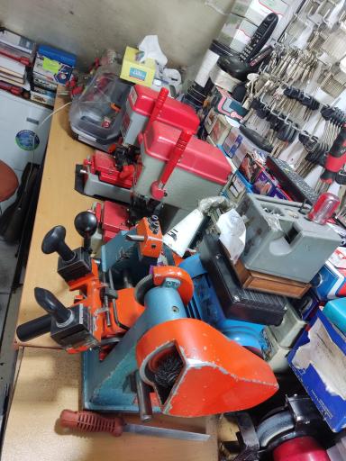 عکس کلید سازی شبانه روزی کمیل