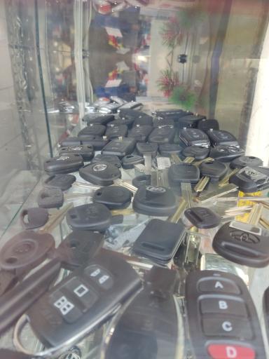 عکس کلید سازی شبانه روزی کمیل