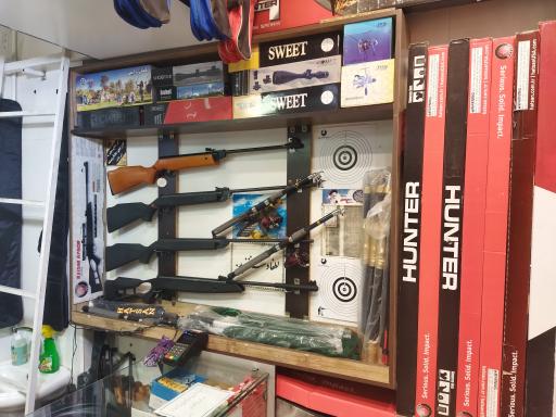 عکس فروشگاه تفنگ بادی و لوازم شکار و ماهیگیری شاهین