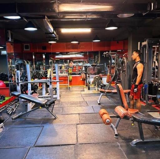 عکس باشگاه بدنسازی آبشار