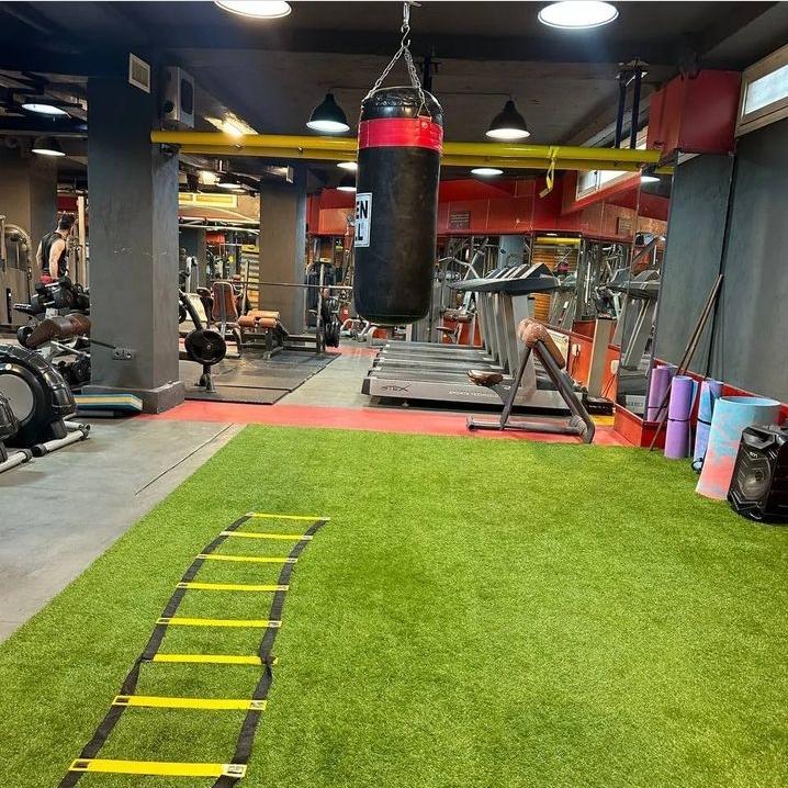 عکس باشگاه بدنسازی آبشار