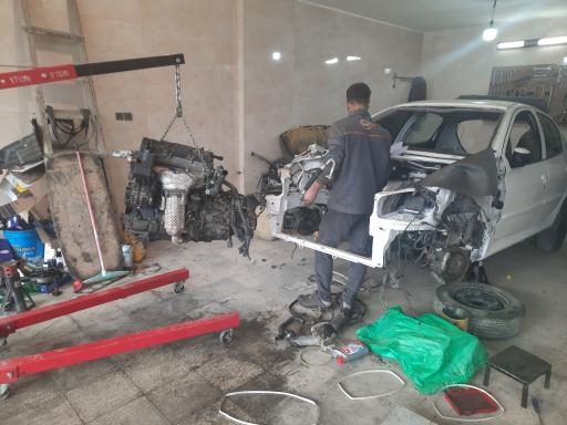 عکس تعمیرگاه امین