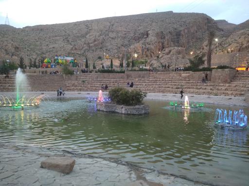 عکس دریاچه مصنوعی