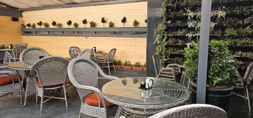 رستوران بین المللی 133