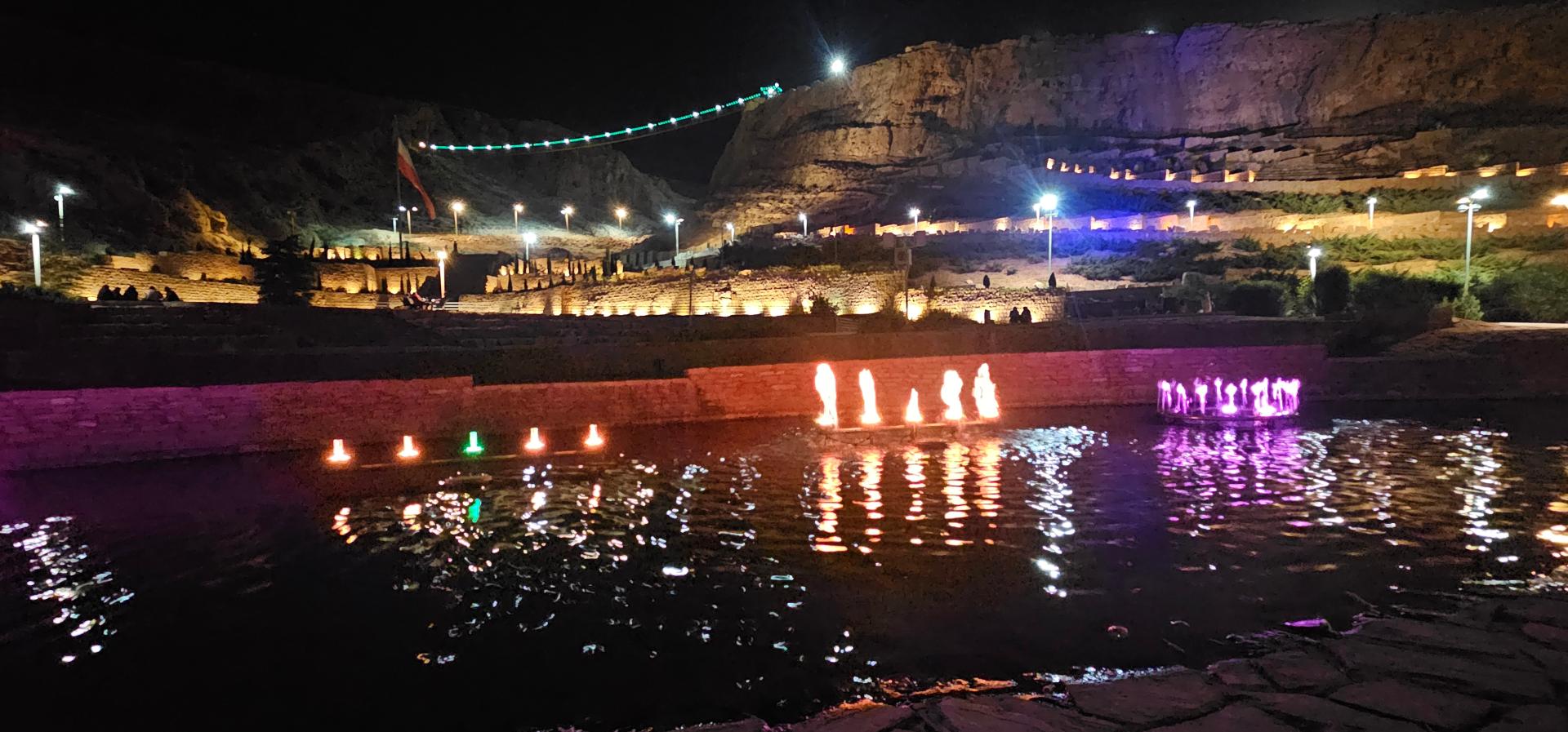 عکس دریاچه مصنوعی