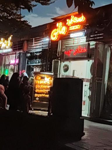عکس مرغ بریان و فست فود مانی