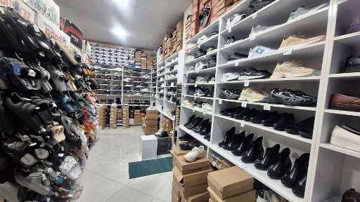 عکس فروشگاه کیف و کفش نصف قیمت