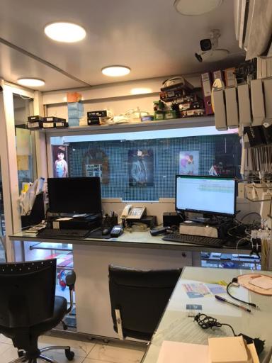 عکس تعمیرات موبایل و کامپیوتر امید