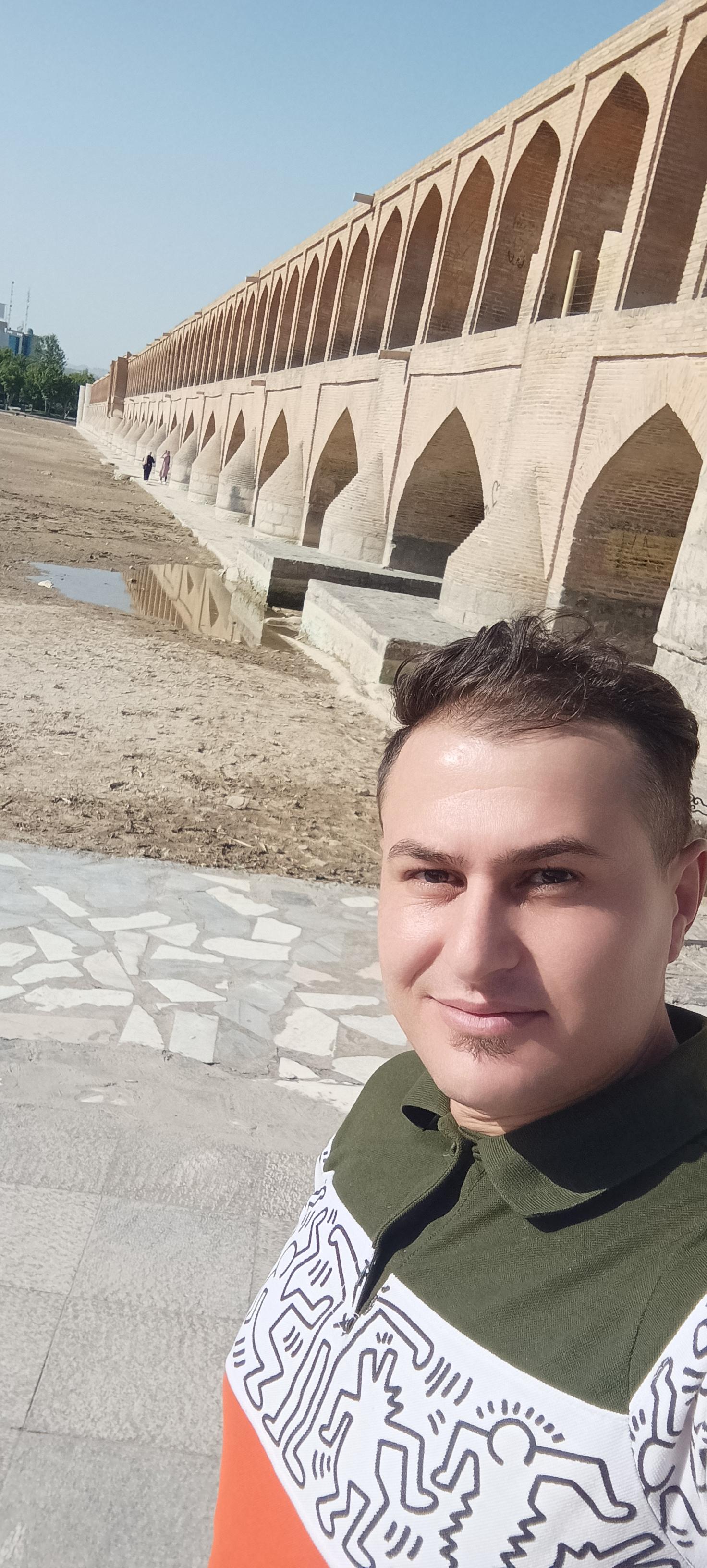 عکس سنگ تاریخی سی و سه پل