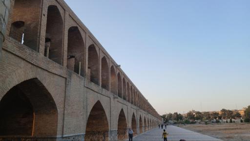 عکس سنگ تاریخی سی و سه پل