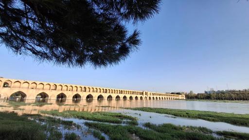 عکس سنگ تاریخی سی و سه پل