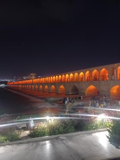 عکس سنگ تاریخی سی و سه پل